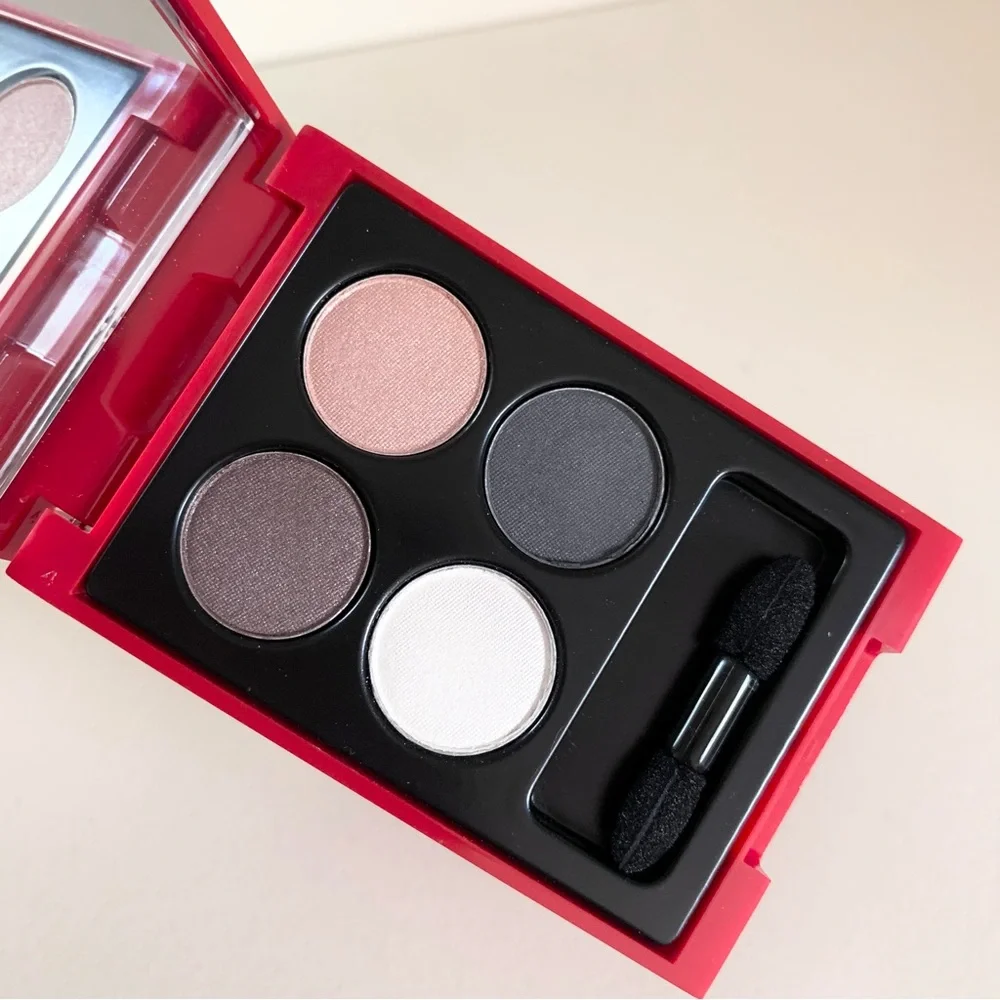 NWOT Elizabeth Arden red door eyeshadow palette special edition